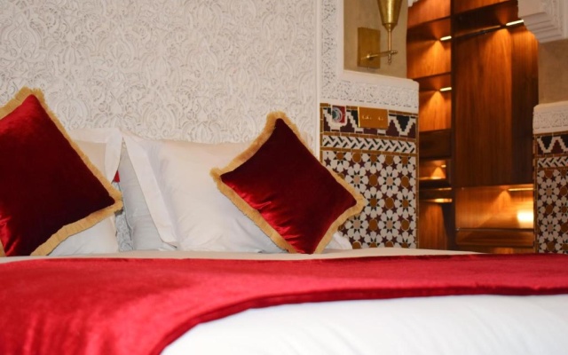 8 bedrooms villa with private pool jacuzzi and enclosed garden at Marrakech