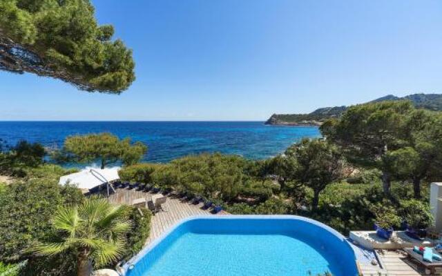Sea Front Villa with Access Mallorca 8 Pers