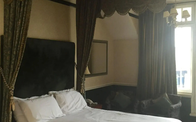 Regency Hotel