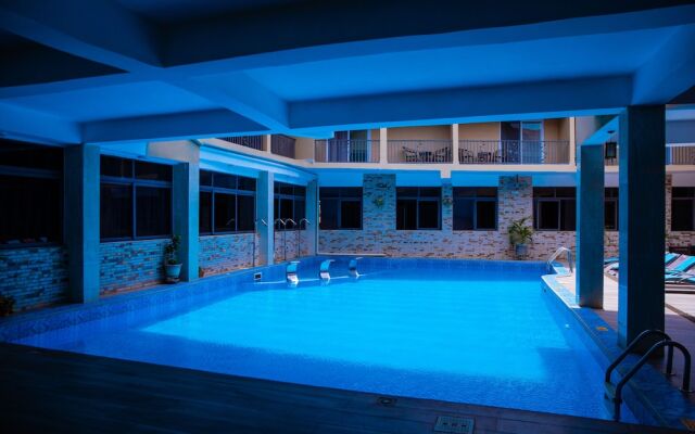 Crismon Hotel