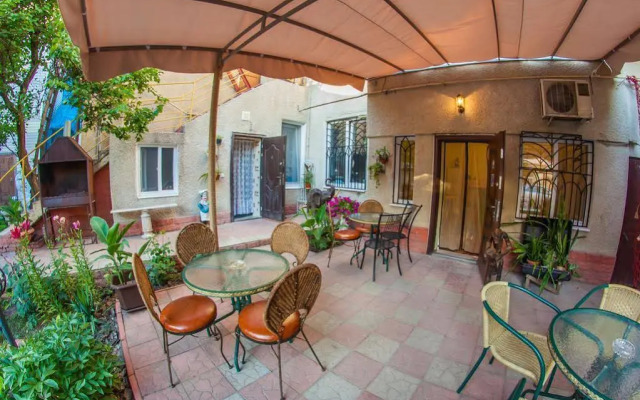 Guest House on Kamanina