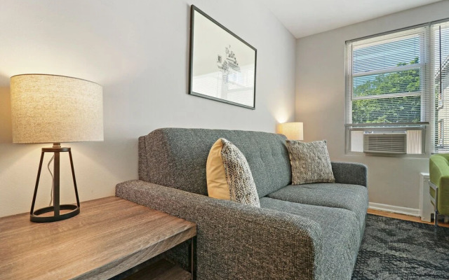 2BR Modern & Comfy Apt in Rogers Park