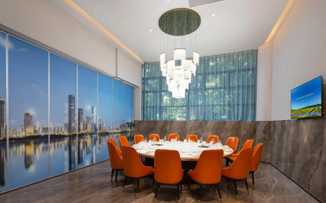 Shenzhen Naive S Hotel (Xili Metro Station Store)