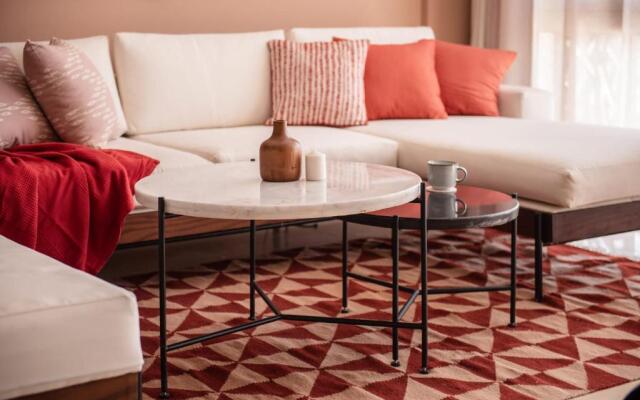Earthy & Tranquil 1 BR Apt with Pool & Beach Access