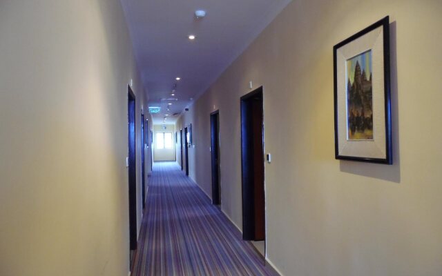 Silver Mounts Hotel