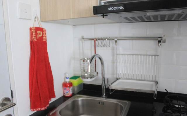 Cozy Living Studio Room At Urbantown Serpong Apartment