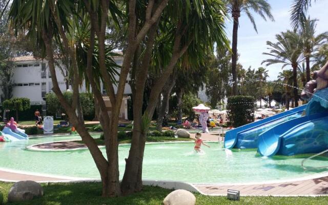 Beachfront apartment in Alcudia beach CB 3