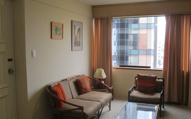 Suites Real Hotel