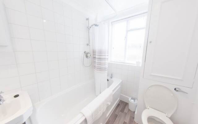 Newly Refurbished, Stylish 1BR Flat in Fulham