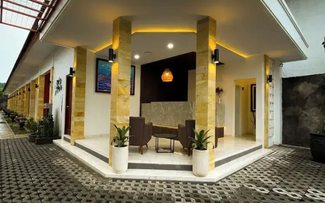 The Cabin Hotel Lovina Bali