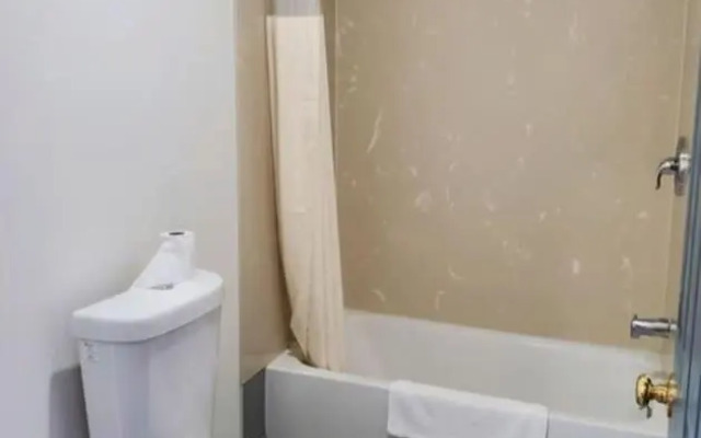 Premier Inn & Suites