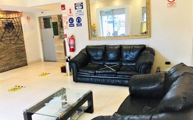 Hostal Carlos Tenaud