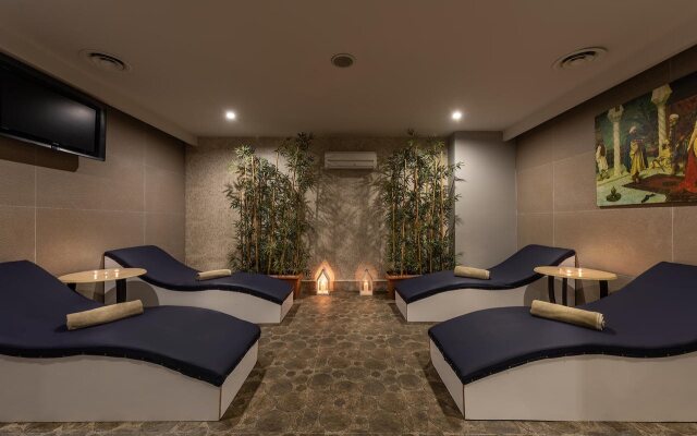 White City Beach - Adults Only