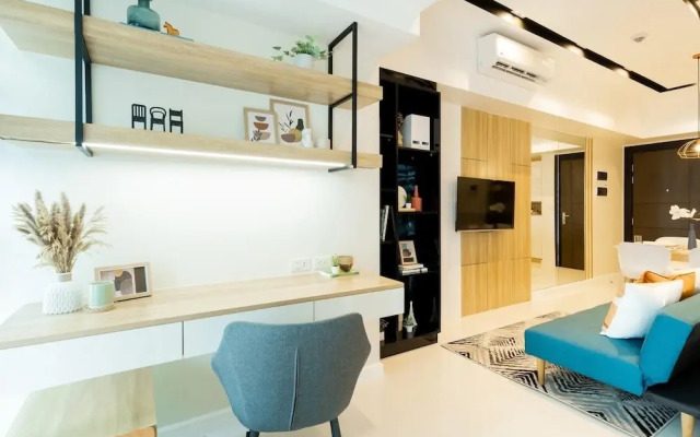 Uptown Parksuites BGC