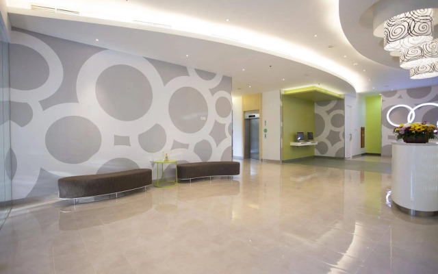Zest Jemursari by Swiss-Belhotel International