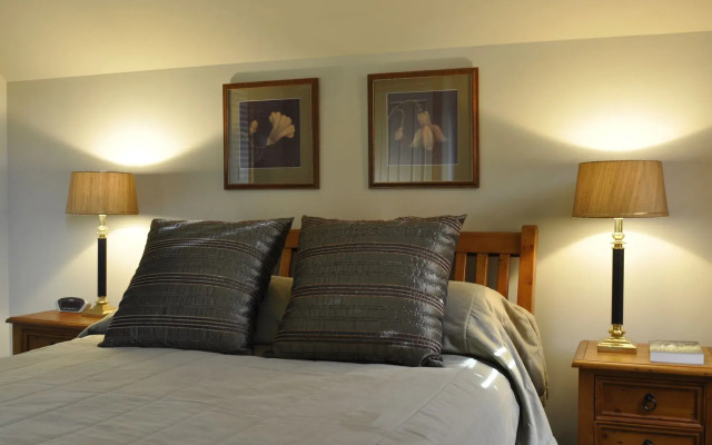 Lansdown Peaks Apartments