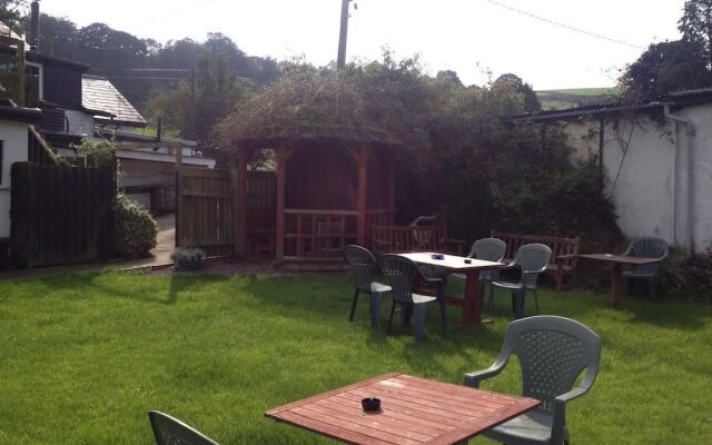 The Red Lion Country Inn