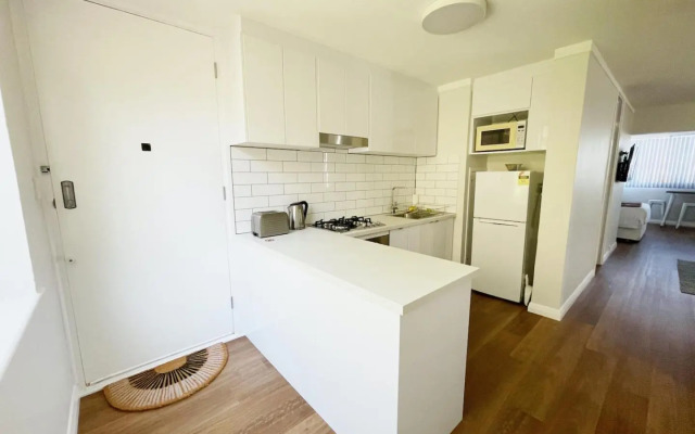 Studio 101 - First floor Fremantle studio apartment