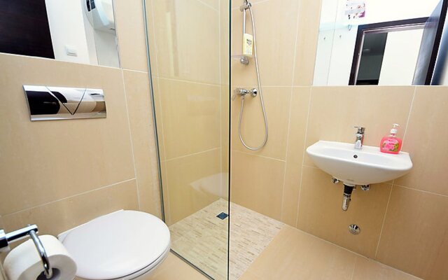 Lozna Residence 10520