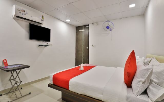 OYO 12229 Hotel Sarvagya