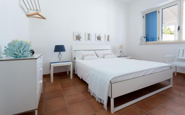 Trullo e appartamenti al mare
