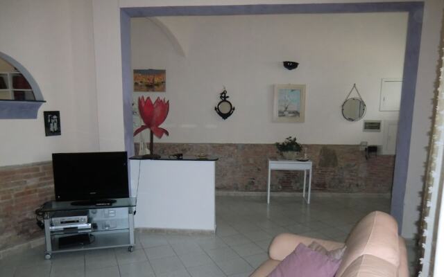 Villetta Con Giardino a Viareggio