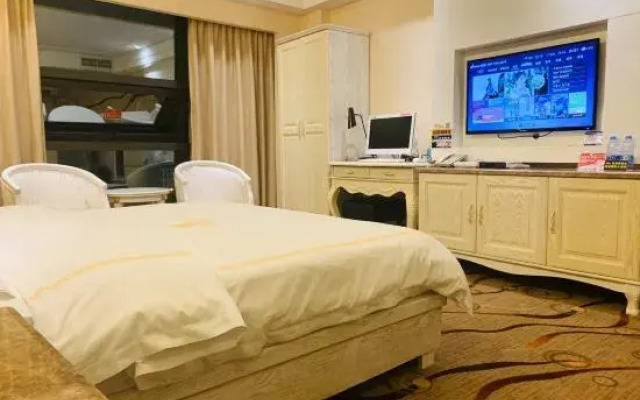 Luocheng Pin Road Hotel
