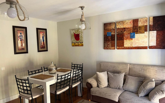 Apartamento en Luis Montoto, Nervión. Céntrico