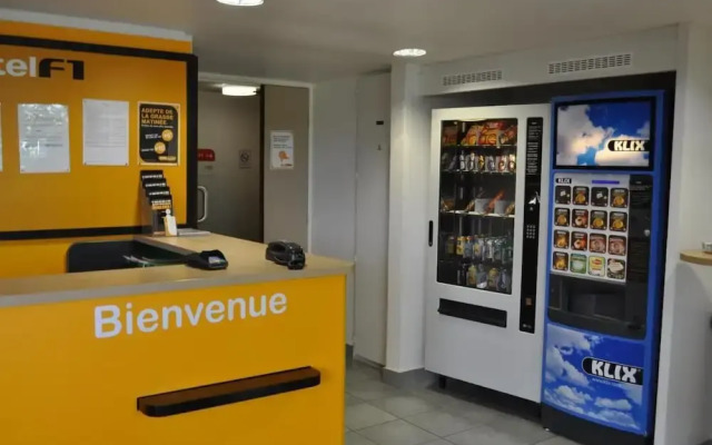 hotelF1 Orange Centre Échangeur A7 A9