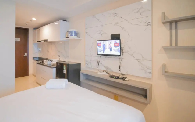 Compact And Comfortable Living Studio At Grand Sungkono Lagoon Apartment – Guest Rooms – Surabaya