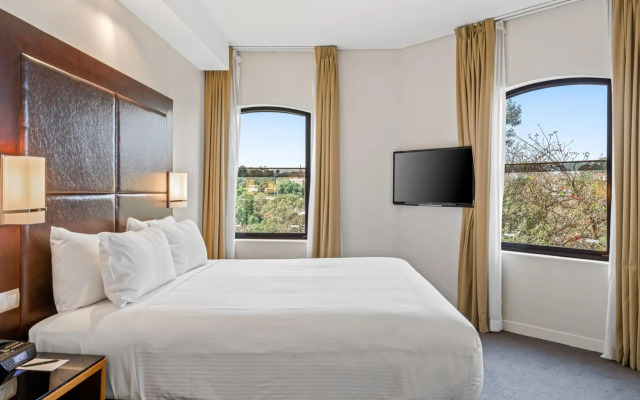 Amora Hotel Riverwalk Melbourne