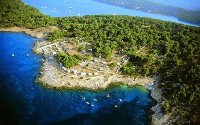 Studio Apartment Nik-50m from beach