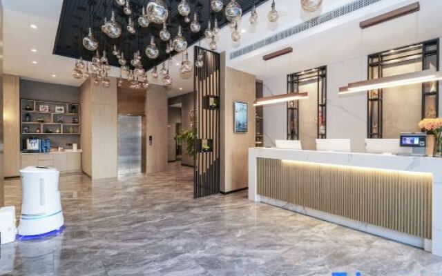 Weiting Hotel (Shanghai People's Square Subway Station Changzheng Hospital Branch)