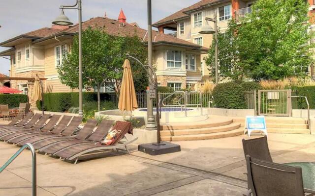 Waterscapes Resort by Discover Kelowna Resort Accommodations