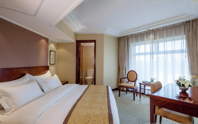 Beijing Landmark Towers Apartment