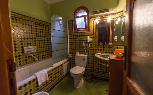 Zohra Room - Full Beed