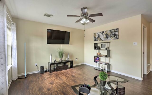 Spacious Houston Home ~ 22 Mi to Downtown!