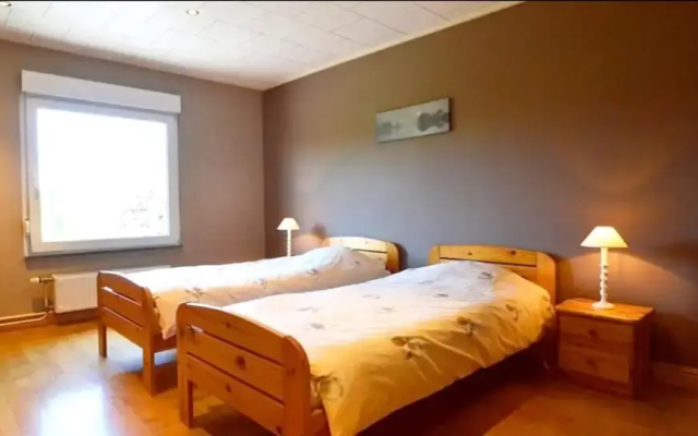 House with 5 Bedrooms in Bertogne, with Wonderful Lake View, Enclosed Garden And Wifi - фото 5