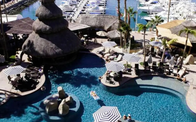 Cozy Studio Sleeps 4 in Marina Bay Cabo