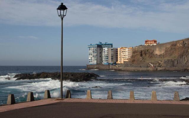 Acogedor apartamento con vista al mar.