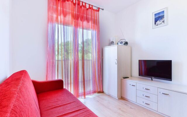 Simplistic Apartment in Medulin With Terrace