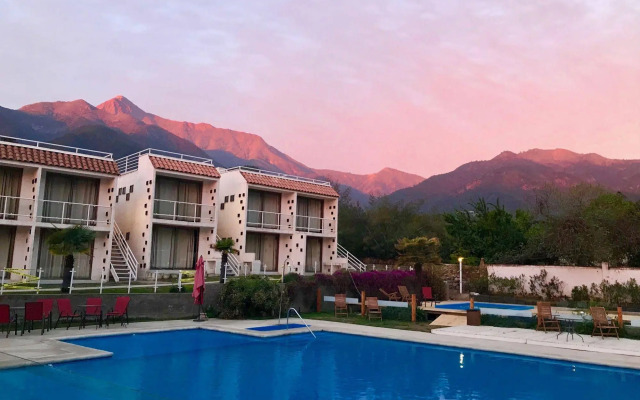 Howard Johnson by Wyndham Olmue