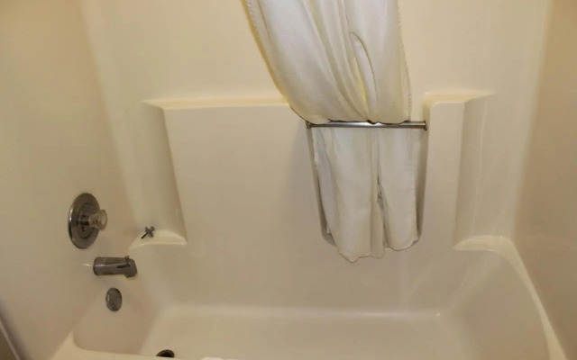 Select Inn Maple Grove