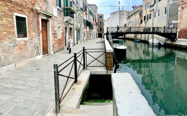 Michelle in Venice - Charming Houses