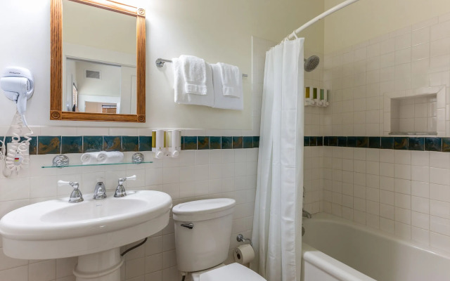 The Southernmost Inn - Adults Only