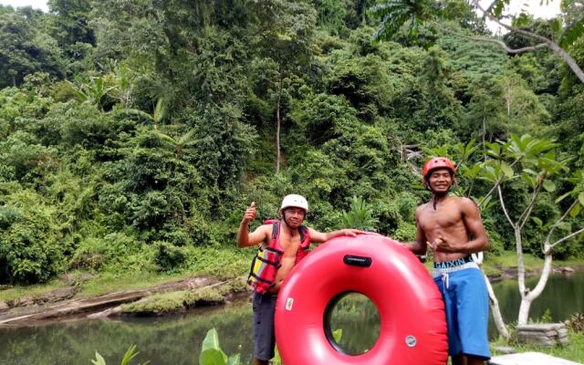 Emir surfcamp
