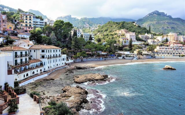 Le Carillon Taormina Bay