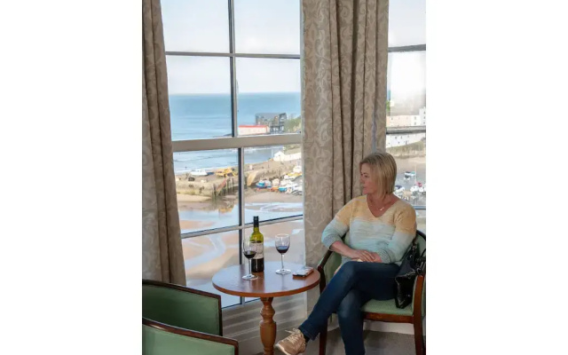 Royal Lion Hotel