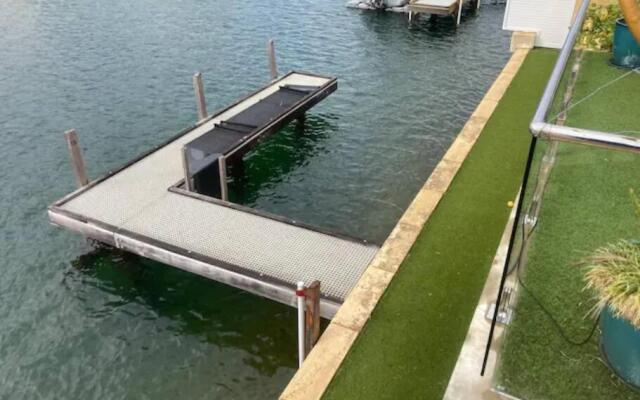 Sandpiper Island Tranquil Waterfront Views & Jetty