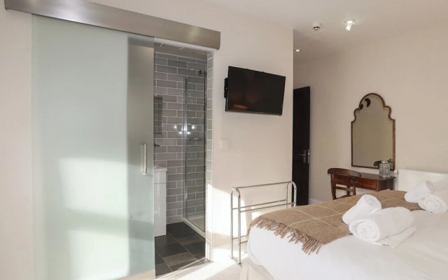 Harlech Apartments - Matholwch